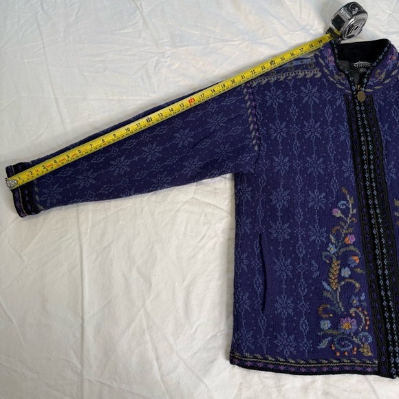Icelandic Design Wool Blend Floral Tapestry Jacket M Nordic Embroidered Boho 03 - Picture 13 of 14